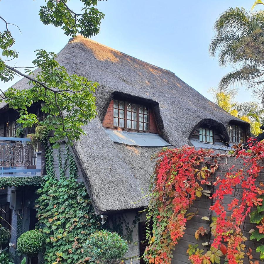 Waterhouse Guest Lodge In Waterkloof Pretoria-Noord Exteriör bild